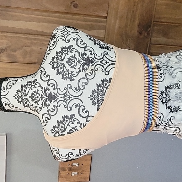 Cute One Shoulder Bikini - Picture 2 of 4